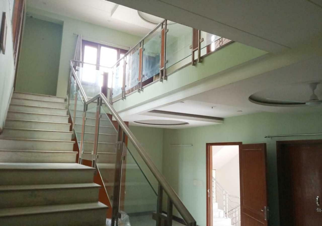 J P Residency Hotell Greater Noida Eksteriør bilde