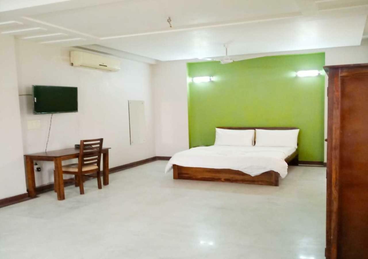 J P Residency Hotell Greater Noida Eksteriør bilde