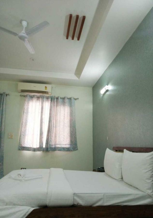 J P Residency Hotell Greater Noida Eksteriør bilde